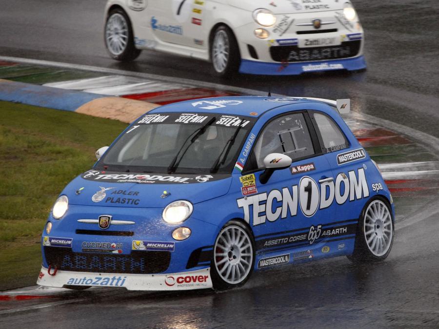  Abarth 695 Assetto Corse 2012 года  (фото 13 из 16)